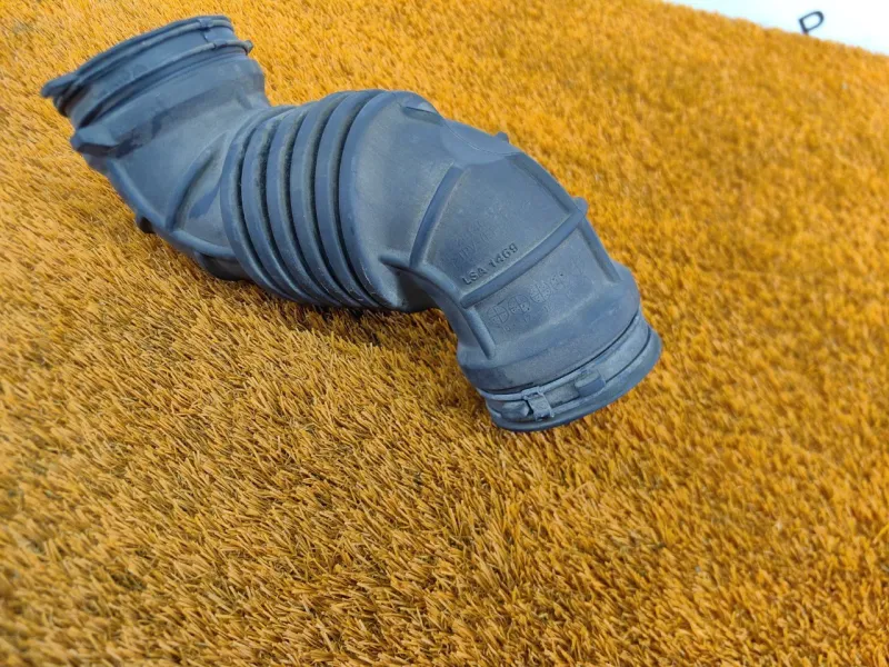 Патрубок воздушного фильтра