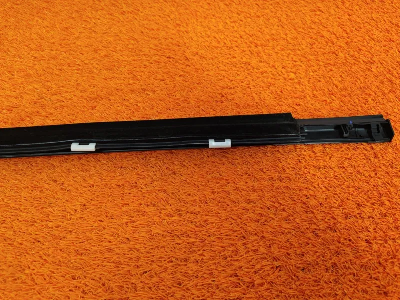 Молдинг стекла