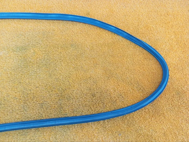 Уплотнитель багажника