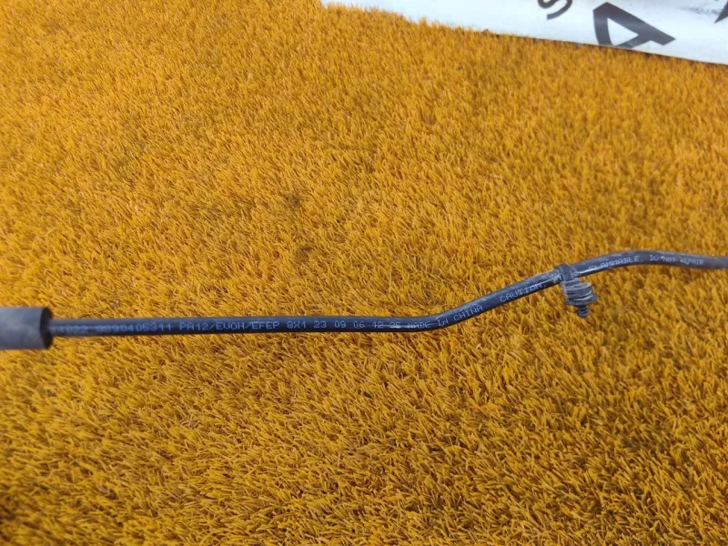 Горловина топливного бака