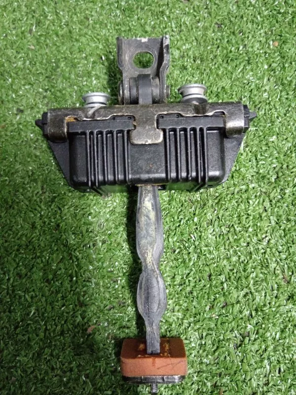 Ограничитель двери