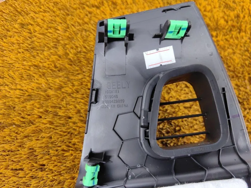 Накладка на торпедо