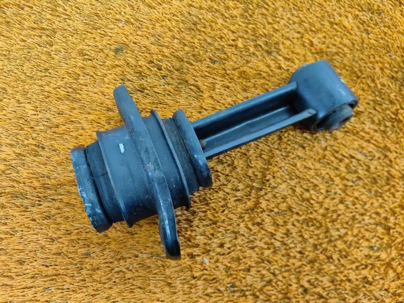 Подушка двигателя