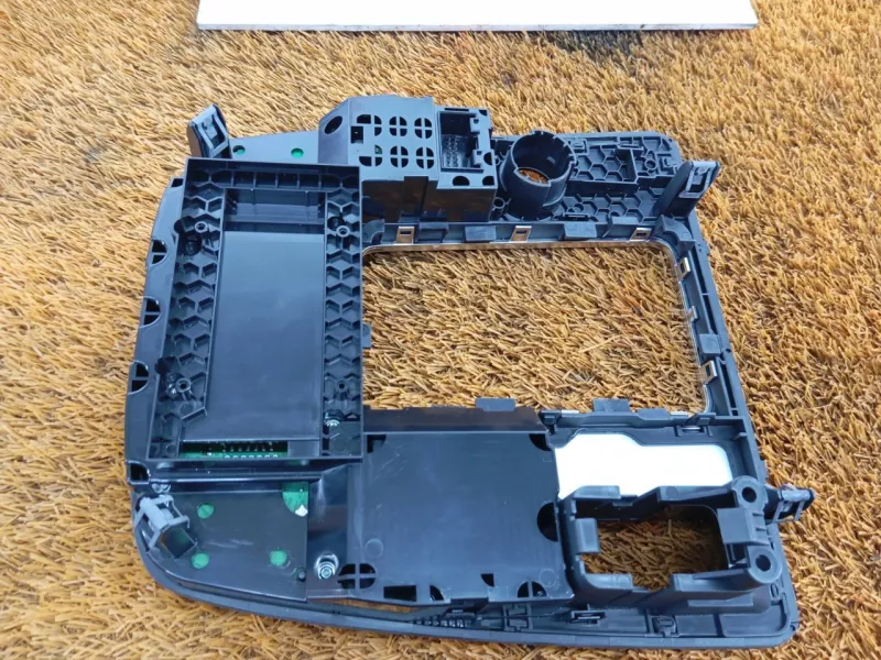 Панель управления в центральной консоли Audi A6 2018 4G1919610E C7