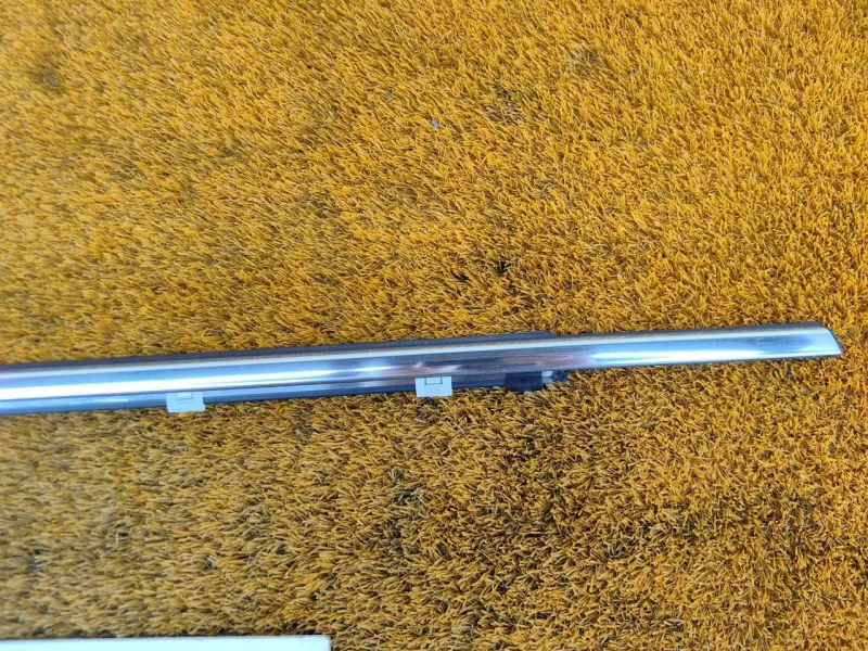 Уплотнитель стекла двери