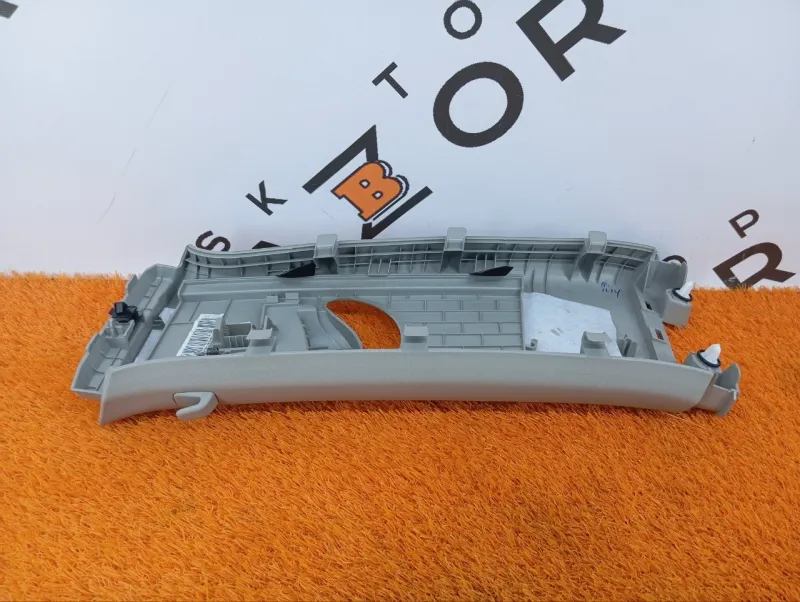 Обшивка центральной стойки