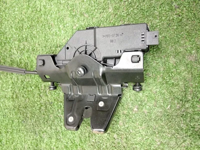 Замок багажника