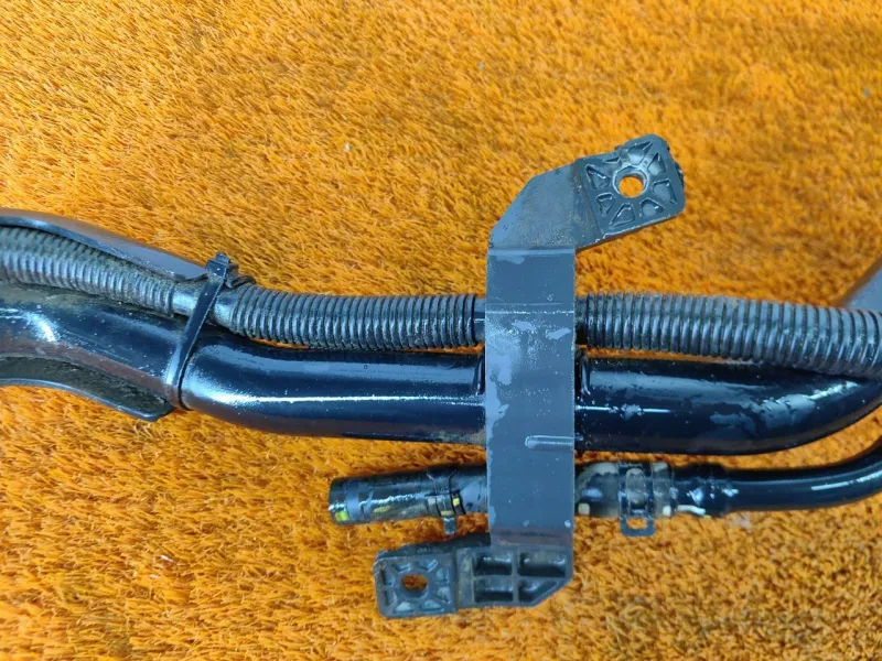 Горловина топливного бака