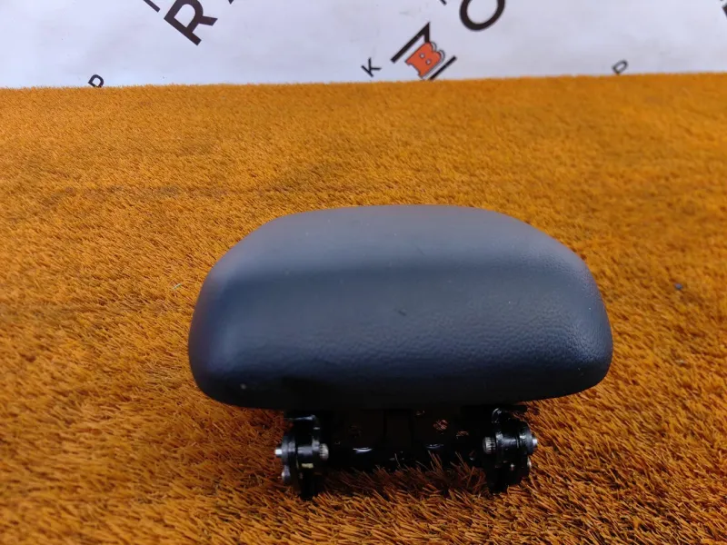 Подлокотник