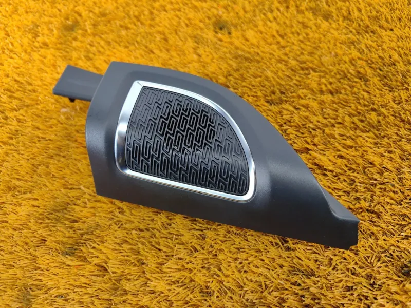 Уголок двери