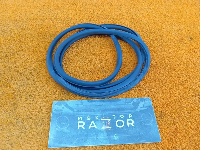 Уплотнитель проема двери