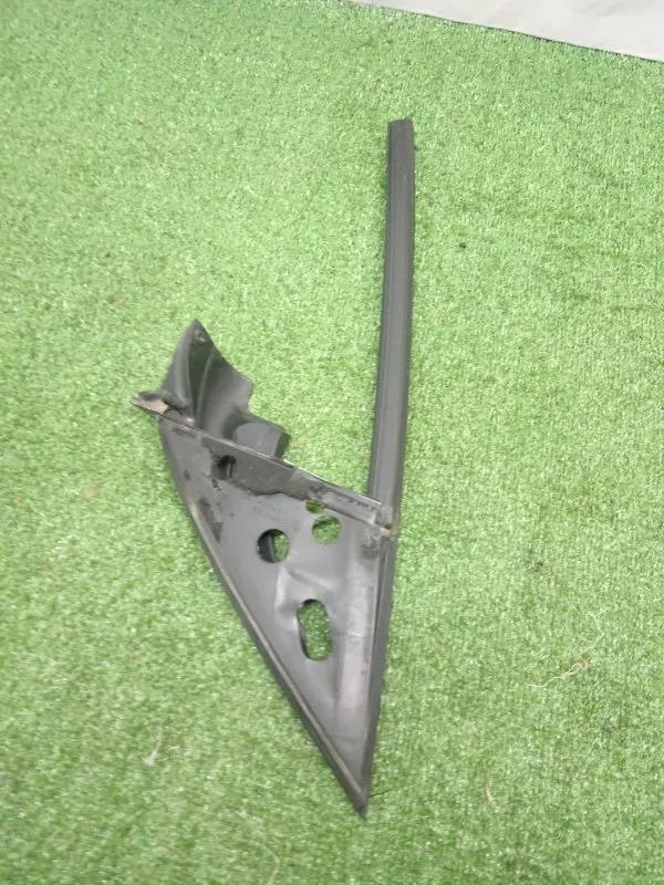 Уплотнитель стекла двери