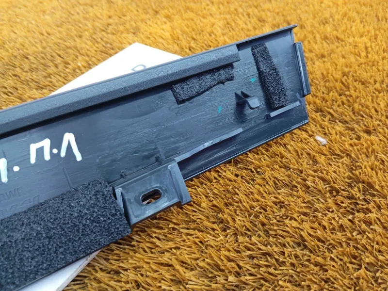 Молдинг двери