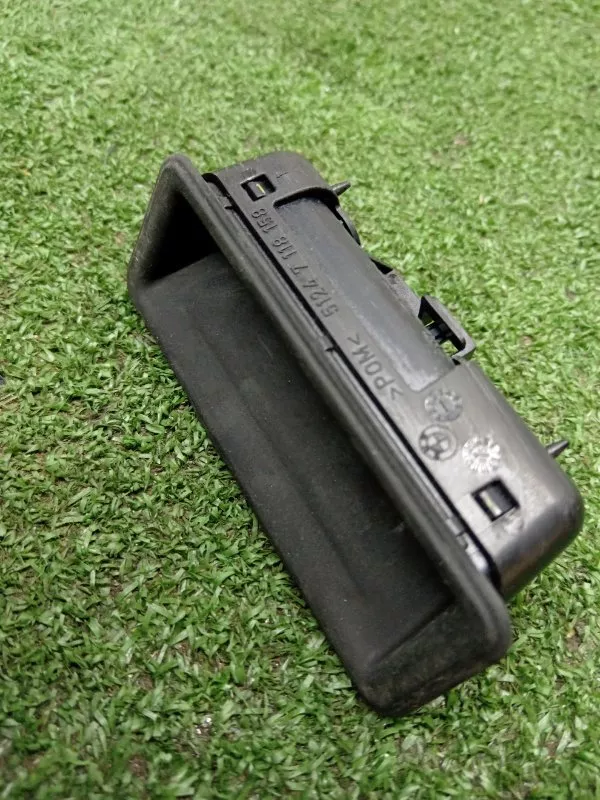 Ручка крышки багажника внутренняя