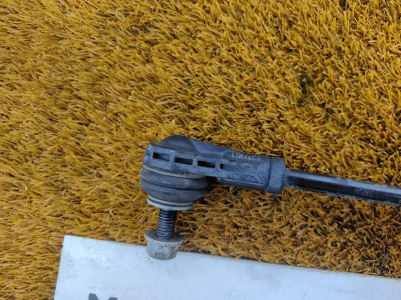 Стойка стабилизатора