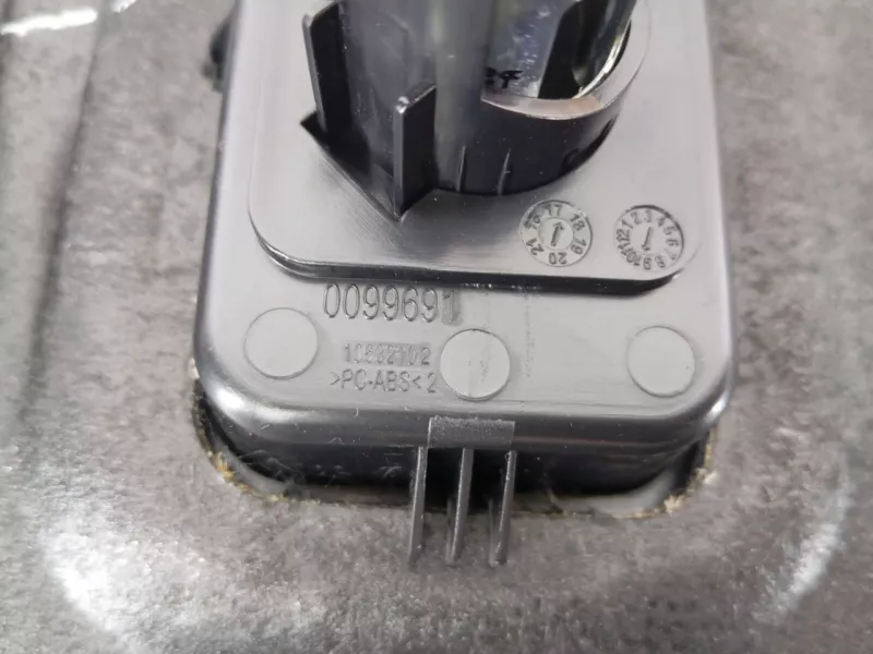 Обшивка багажника BMW X3 2018 7452460 G01 B47, правая