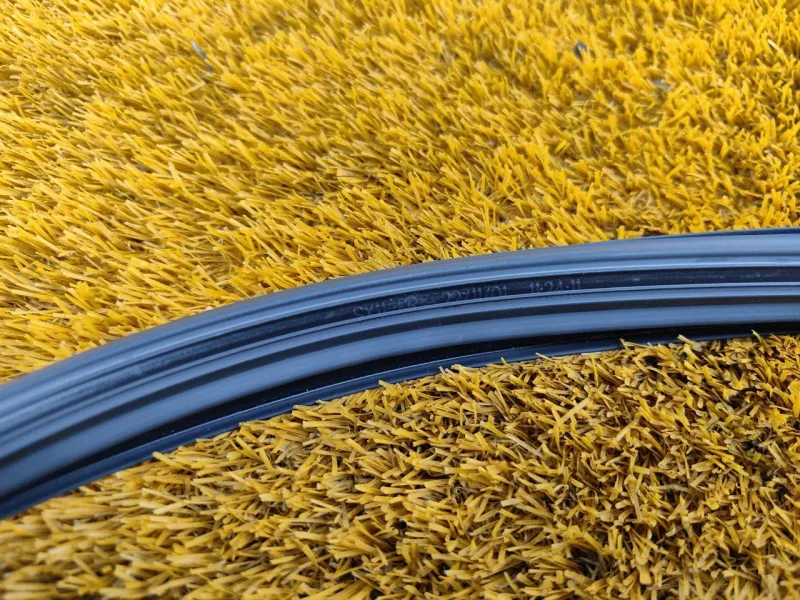 Уплотнитель стекла двери