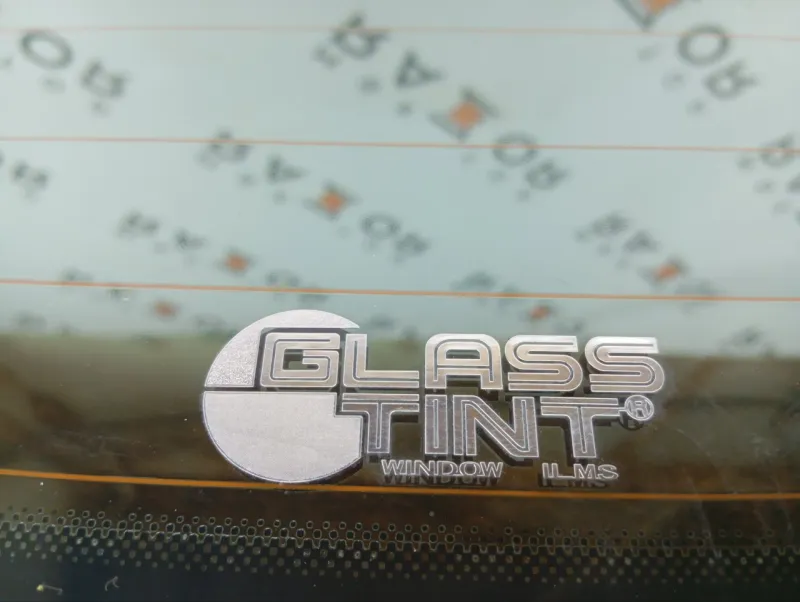 Стекло заднее