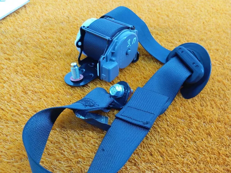 Ремень безопасности