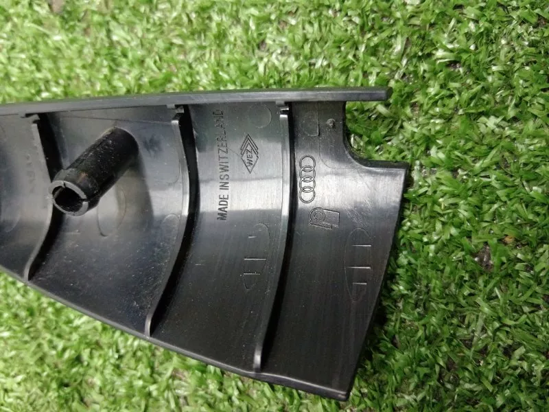 Накладка крепления зеркала