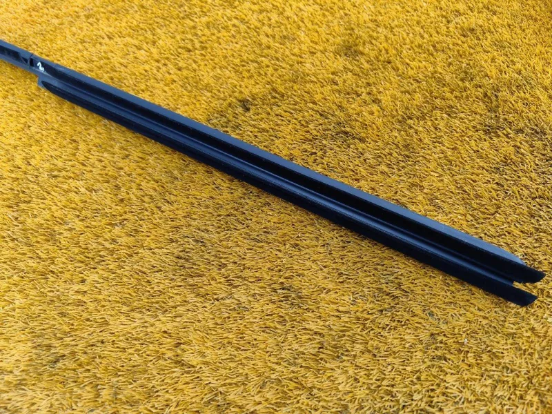 Уплотнитель стекла двери