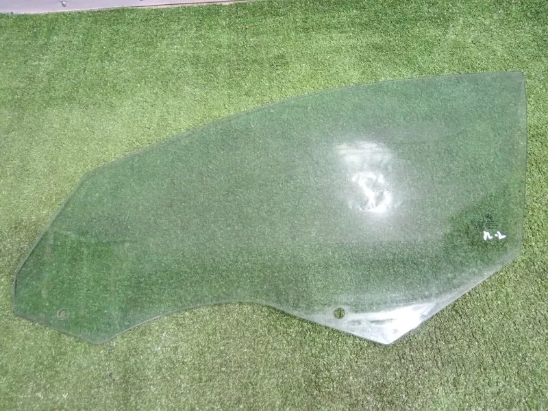 Стекло двери BMW 5-Series 2010 51337182109 F10, переднее левое