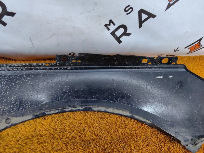 Крыло Audi A4 2017 8W0821105A B9, переднее левое