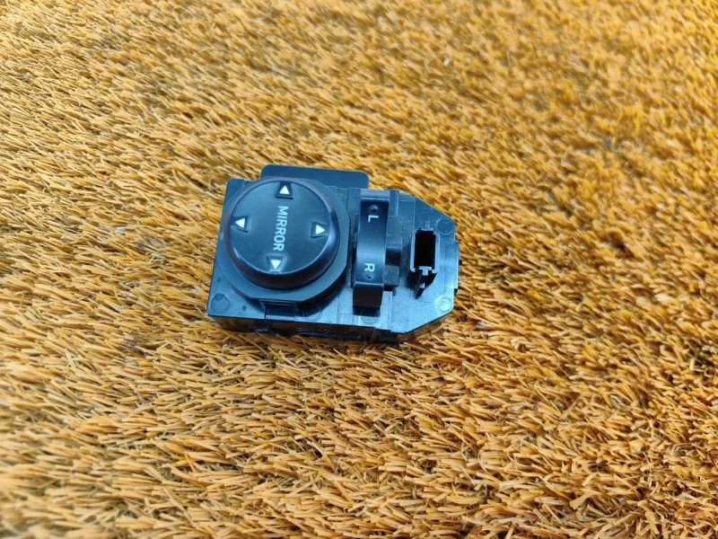 Блок управления зеркалами