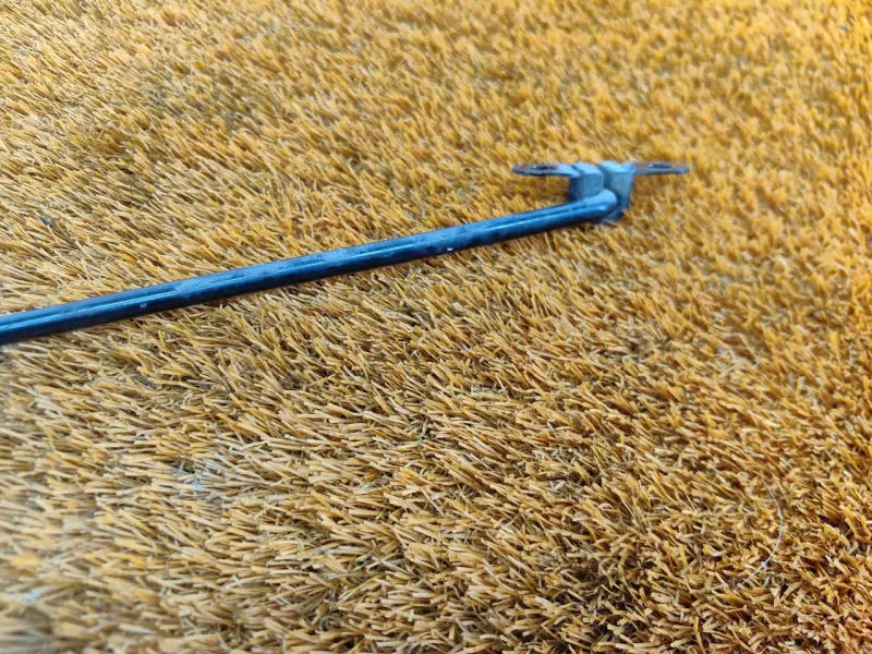 Упор капота