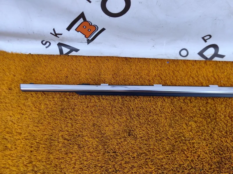 Уплотнитель стекла двери