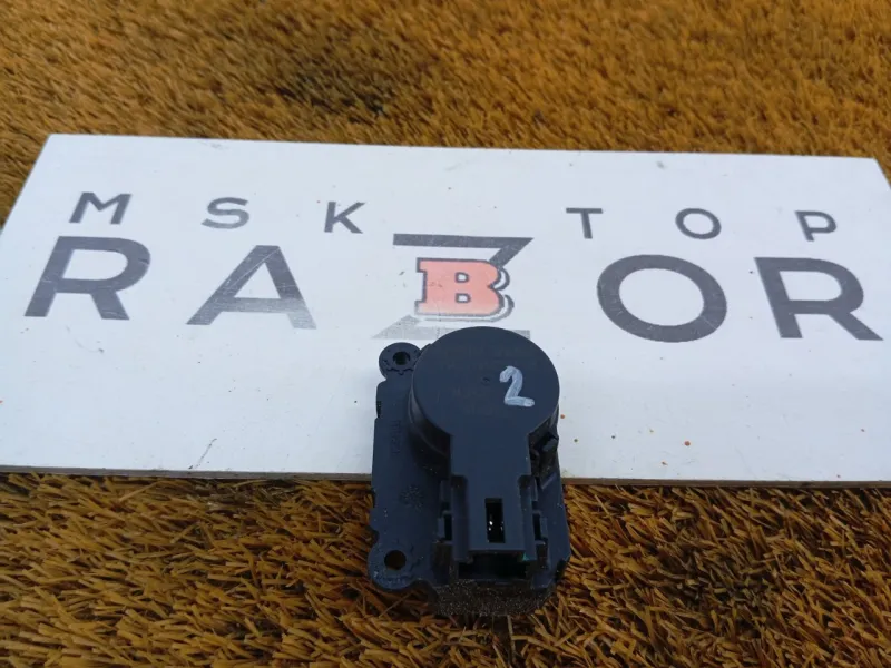 Моторчик заслонки печки