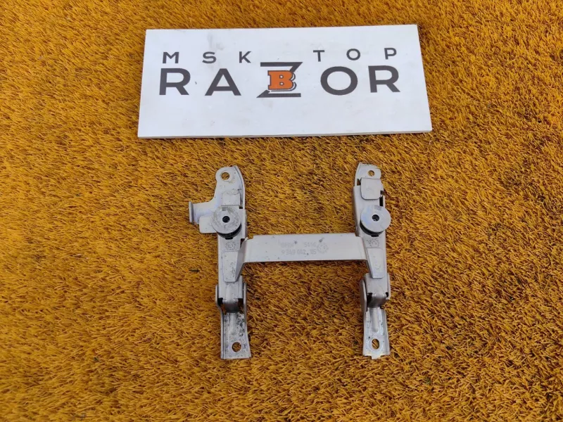 Кронштейн центральной консоли