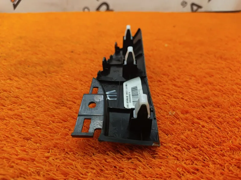 Декоративная накладка торпедо под дефлектор