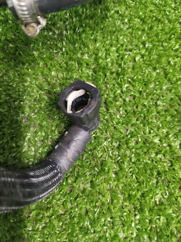 Трубка топливная