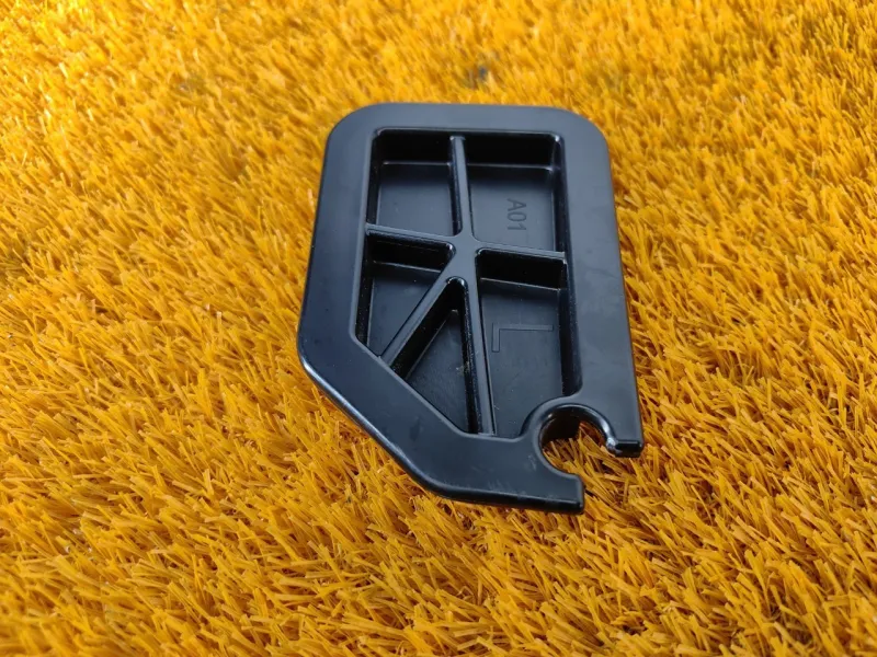 Накладка крепления зеркала