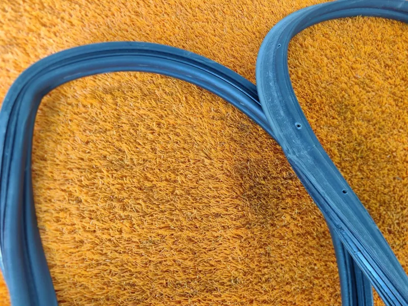 Уплотнитель багажника