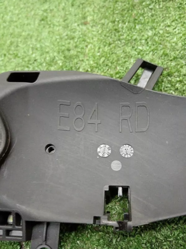 Кронштейн ручки двери