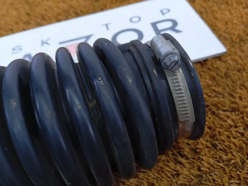 Патрубок воздушного фильтра