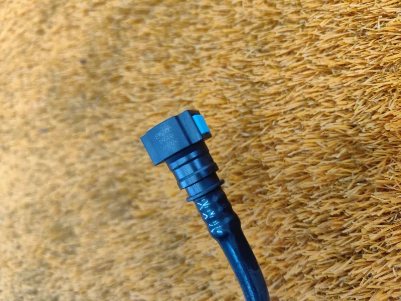 Трубка топливная