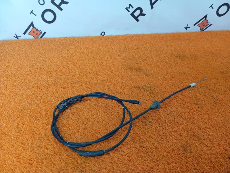 Трос замка капота