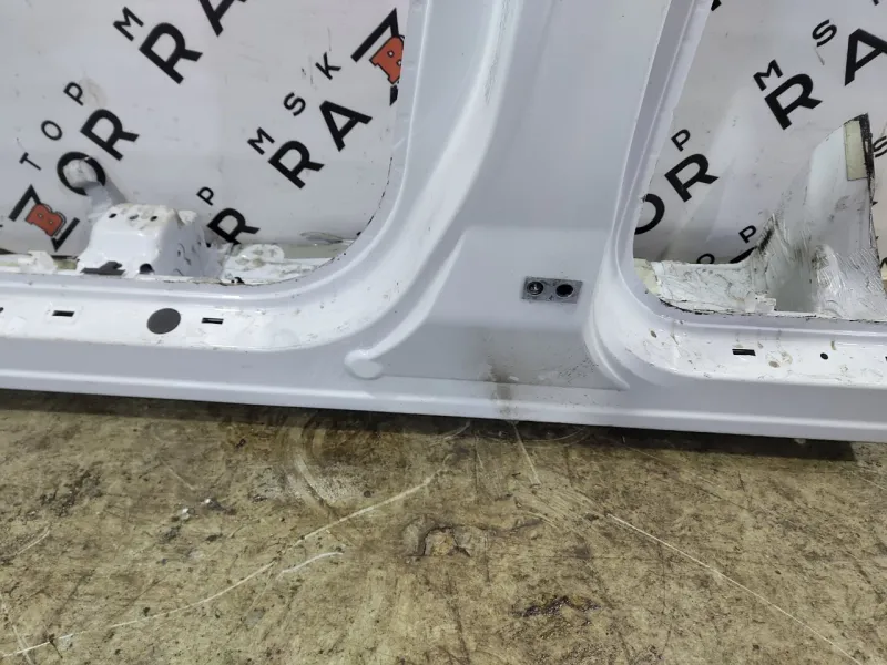 Порог с центральной стойкой