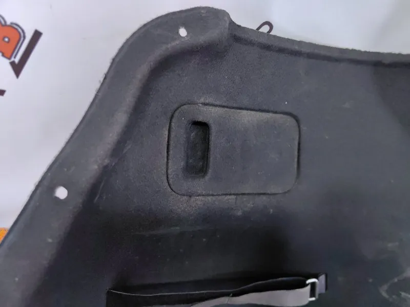 Обшивка багажника