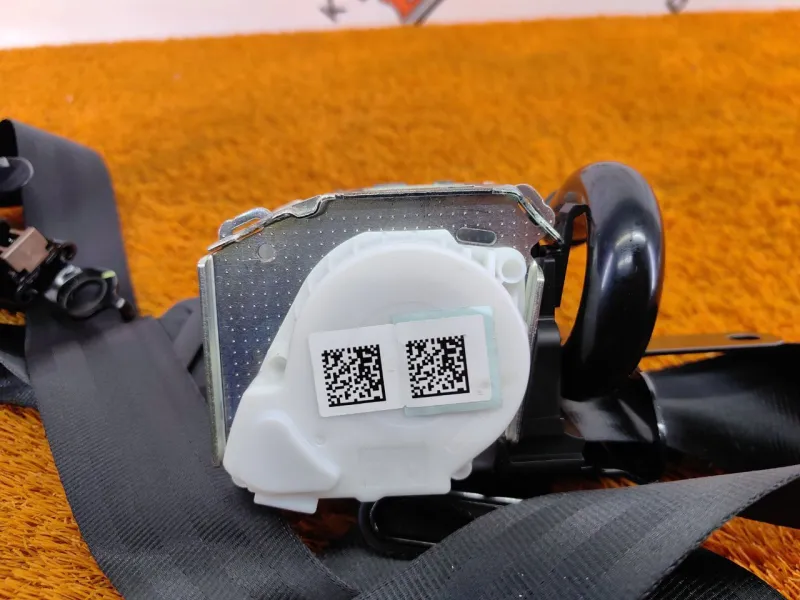 Ремень безопасности