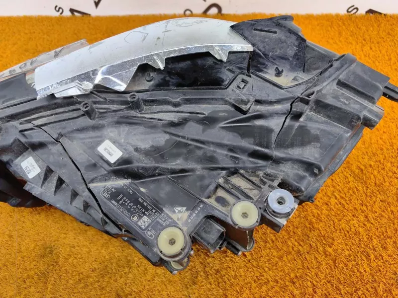 Фара ксеноновая