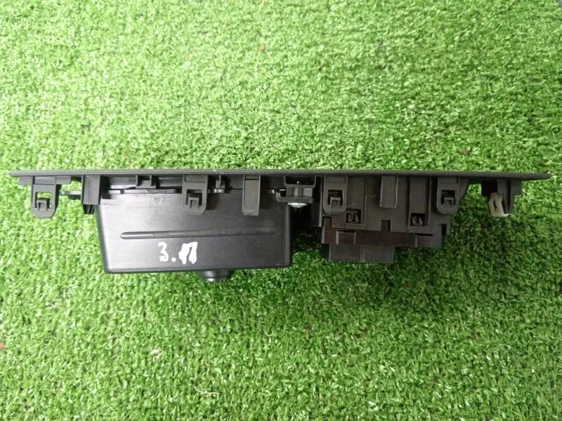 Кнопка стеклоподъемника