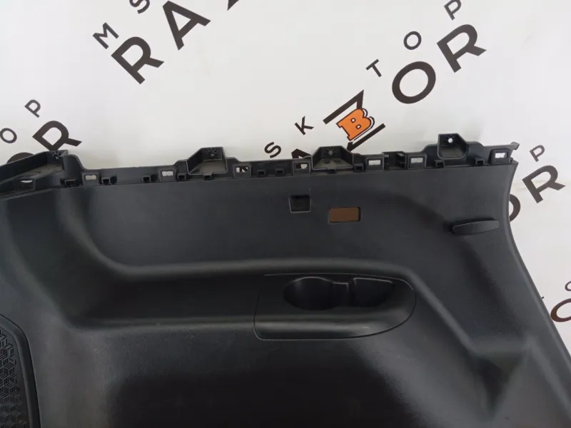 Обшивка багажника