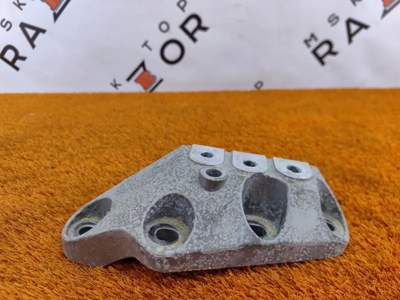 Кронштейн опоры КПП