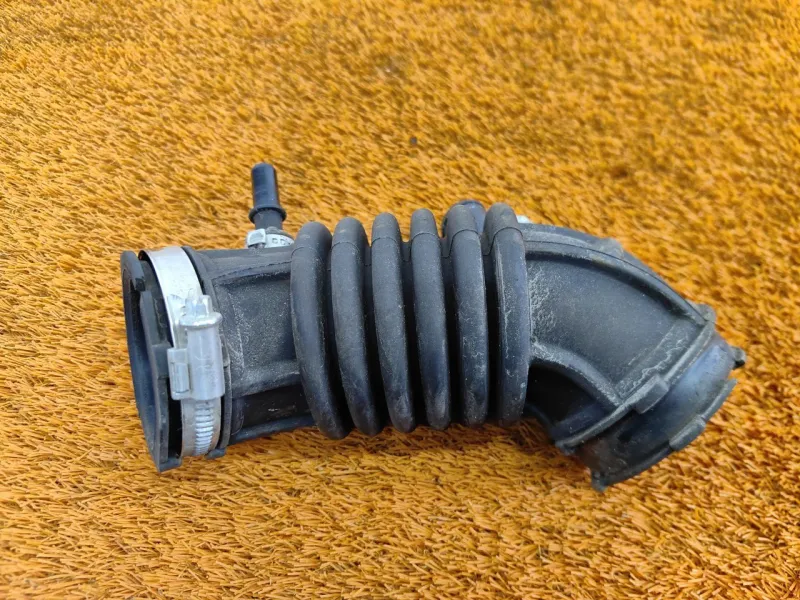 Патрубок воздушного фильтра