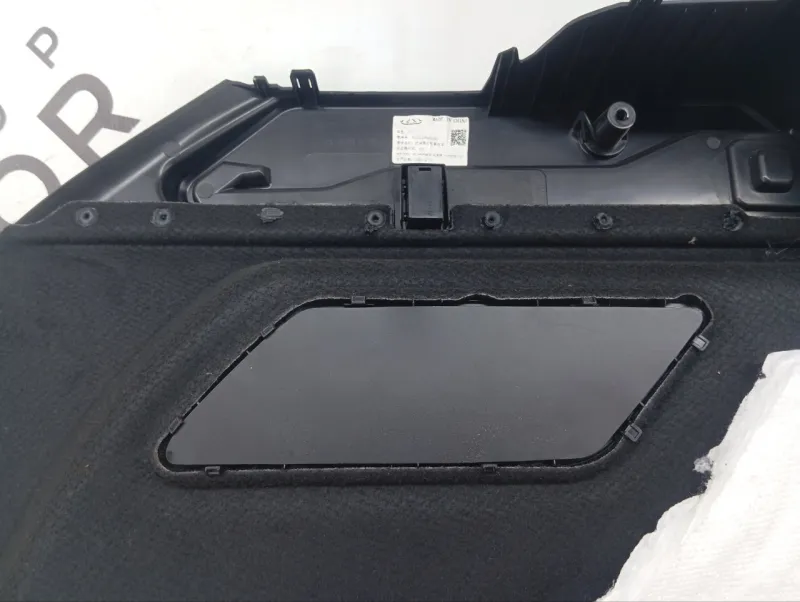 Обшивка багажника