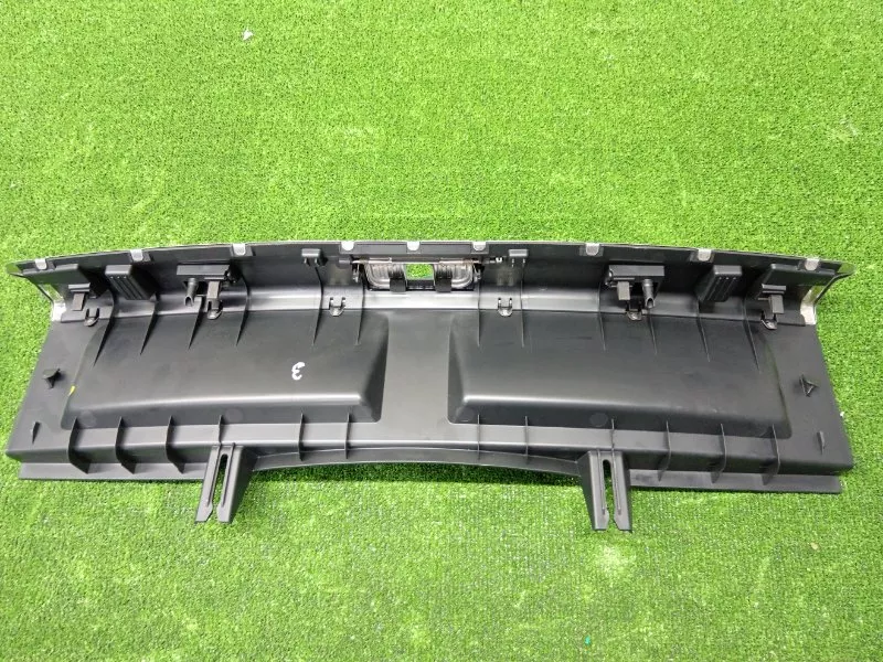 Накладка замка багажника